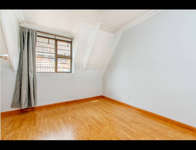 2.5 BEDROOM TOWNHOUSE TO LET IN PARKMORE